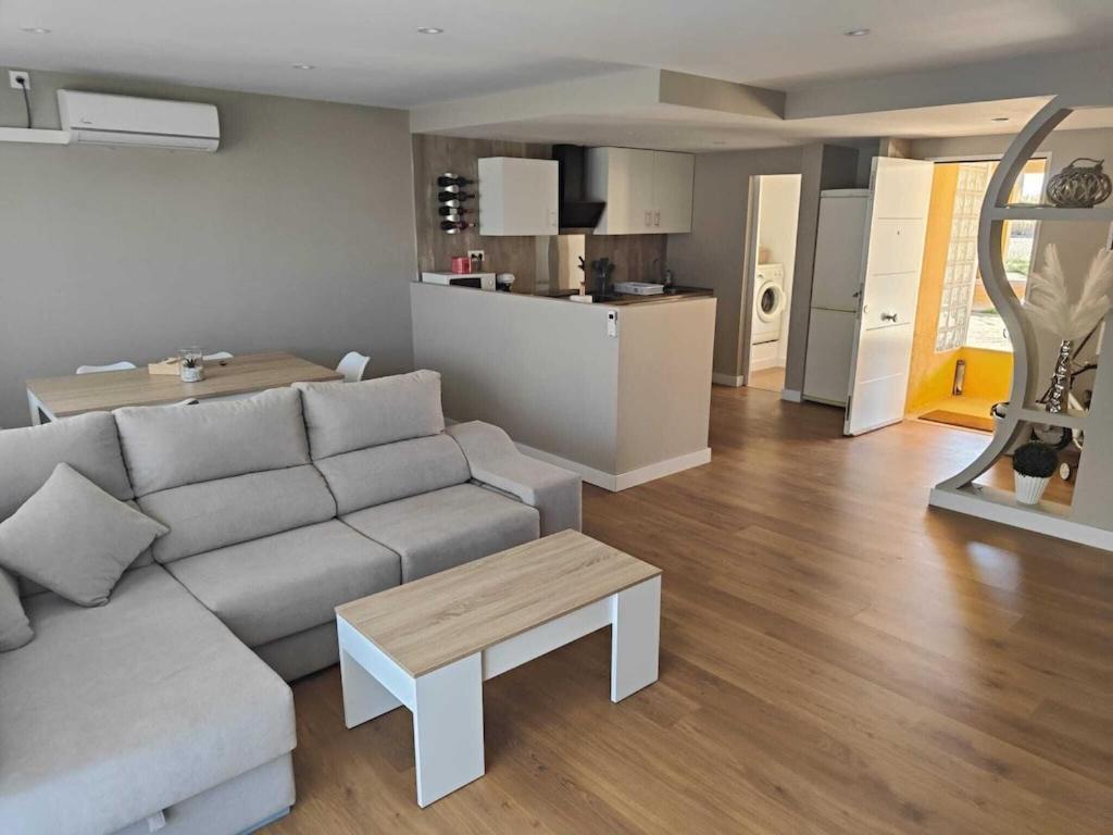 Superbe Appartement Terrasse Entierement Renove Au Bord De L'Ebre Deltebre Exterior photo